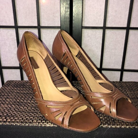 NORDSTROM BROWN ALL LEATHER HEELS SIZE 7.5N - Picture 1 of 4